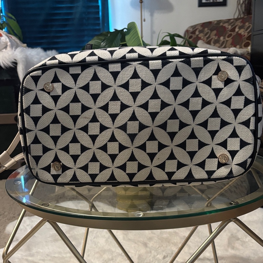 Spartina 449 Black and Cream Kiawah Geometric Pattern Tote - Picture 9 of 13